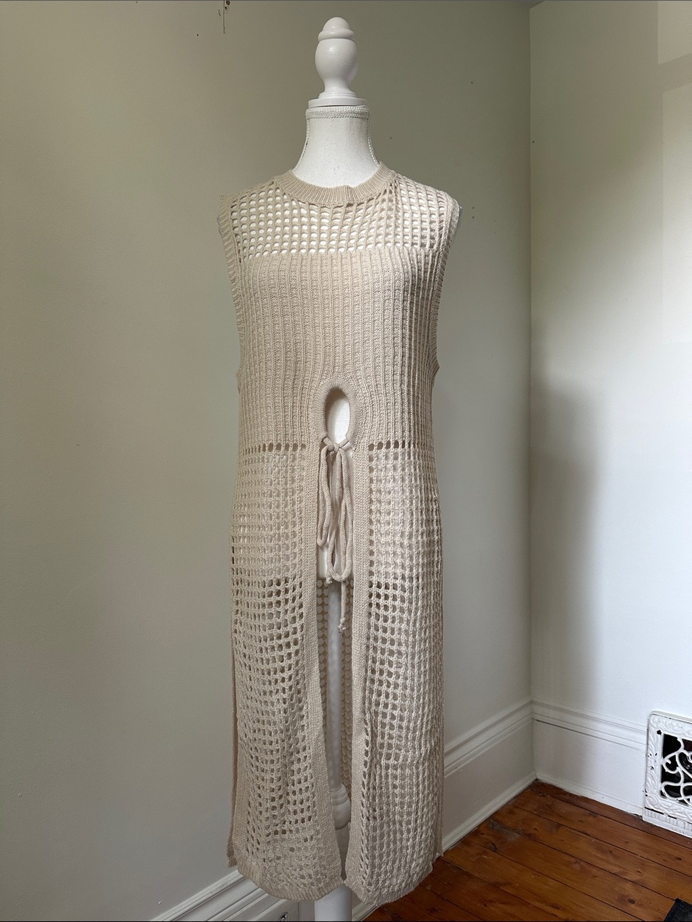 BOUTIQUE Beige Open Knit Side Slit Beach Summer Long Lined Shrug/Cover Up Small